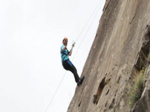 Uluslararası öğrenciler Uzundere'de  kaya tırmanışı yaptı