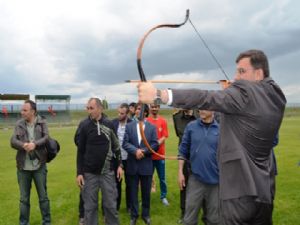 AZİZİYE'DE GELENEKSEL TÜRK SPORLARI ŞENLİĞİ DÜZENLENDİ