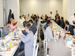 Atatürk Üniversitesi'nden  gazetecilere iftar yemeği