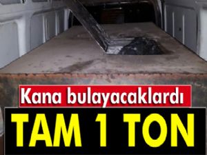 Diyarbakır'da ele geçirilen bomba yüklü minibüste 1 ton patlayıcı tespit edildi