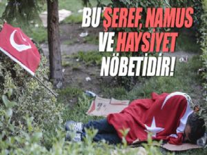 Halk Türkiye bayrağına sarılarak uyudu!