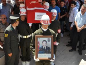 Beylik tabancasıyla intihar eden astsubay son yolculuğuna uğurlandı