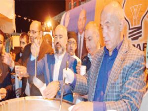 Ilıcalı'dan demokrasi  nöbetçilerine sahlep ikramı
