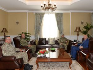 3'ncü Ordu Komutanı Savaş'tan Erzurum Valisi Azizoğlu'na ziyaret