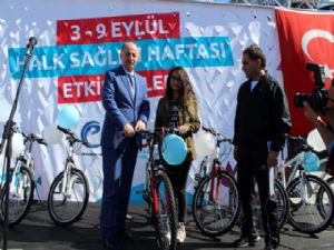 Erzurum'da şehit ve gazi yakınlarına bisiklet dağıtıldı