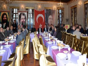 Vali Azizoğlu, Müceldili Konağı'nda düzenlenen Muharrem iftarına katıldı