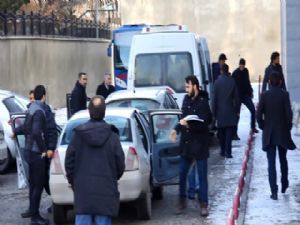 Örgüte kazandırmak için çeşitli yollar denemişler