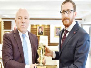 Yüksek İrtifa Kamp Merkezi yılın spor projesi ödülünü aldı