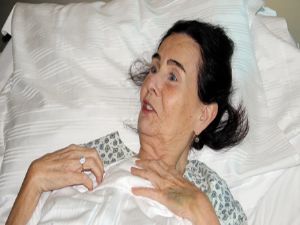 Ünlü sinema oyuncusu Fatma Girik hastanelik oldu