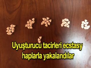 Erzurum'da uyuşturucu taciri 2 kişi 53 adet ecstasy hap ile yakalandı