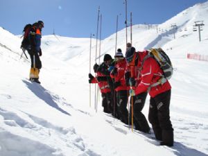 AFAD Erzurum'dan Zirvede Çığ Eğitimi