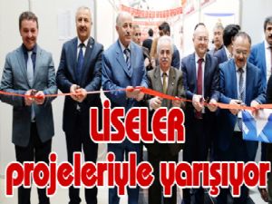 Liseliler projeleriyle yarışıyor