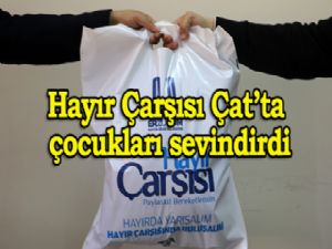 Hayır çarşısı Çat'ta çocukları sevindirdi