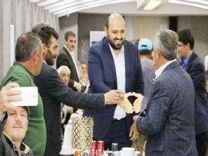 Orhan mahalle muhtarlarıyla iftar yemeğinde bir araya geldi