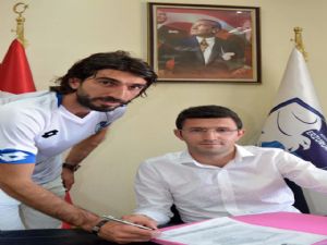Burhan Eşer, B. B. Erzurumspor'a imza attı