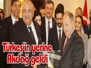 Türkeş'in yerine Akdağ geldi