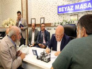 Başkan Sekmen Beyaz Masa'da vatandaşların sorunlarını dinliyor