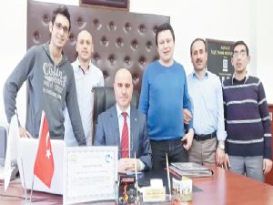 Vali Altıparmak ödüllendirdi