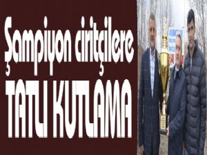 Şampiyon ciritçilere tatlı kutlama