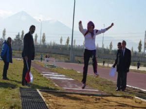 Erzurum'da puanlı atletizm heyecanı