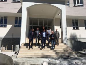  Yıldız, Tortum'da okul inşaatını inceledi
