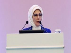 Emine Erdoğan: 'Anne sütü obeziteye yakalanma riskini azaltıyor'