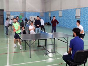Öğrenciler, 'Genç Hareket' masa tenisi turnuvasında buluştu