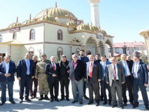 Erzurumlu işadamı Hamza Cimilli, Aziziye İlçesine camii yaptırdı