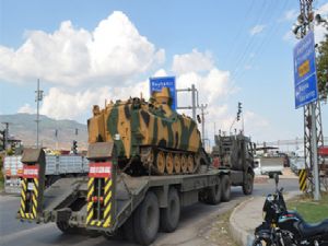 Suriye sınırına 15 araçlık tank sevkiyatı