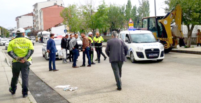 Halk otobüsleri çarpıştı: 12 yaralı