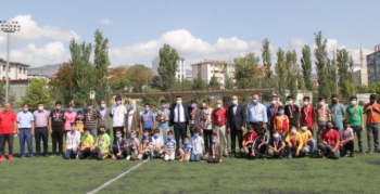 Kur'an kursu öğrencilerini futbol turnuvası sona erdi