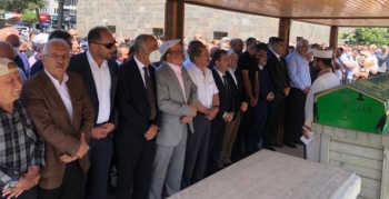 Mahmut Uykusuz son yolculuğuna dualarla uğurladı
