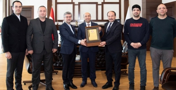Şehriyar Bilim ve Kültür Festivalinden ETÜ'ye Ödül