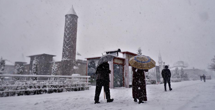 Kar fena bastırdı