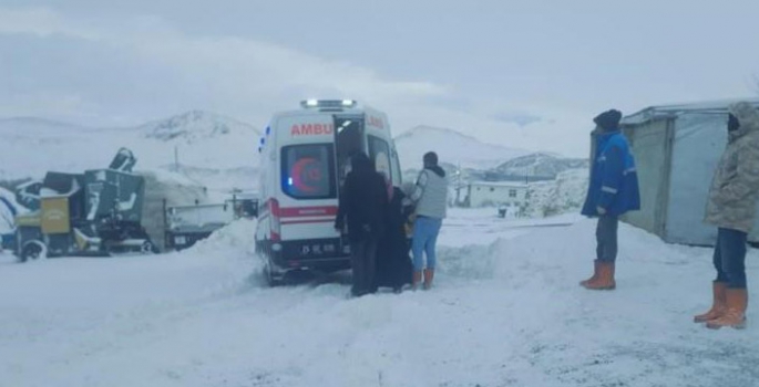 Kar panterleri yolu açtı, kalp hastası kadın kurtarıldı