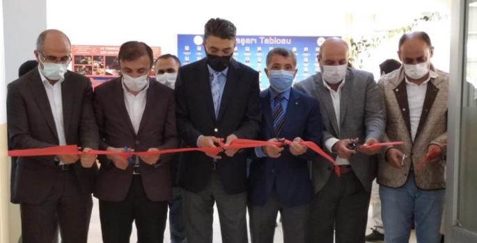 Kazım Karabekir İmam Hatip Ortaokulunda Bilim Fuarı açıldı
