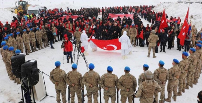 Kop Şehitleri için yürüdüler