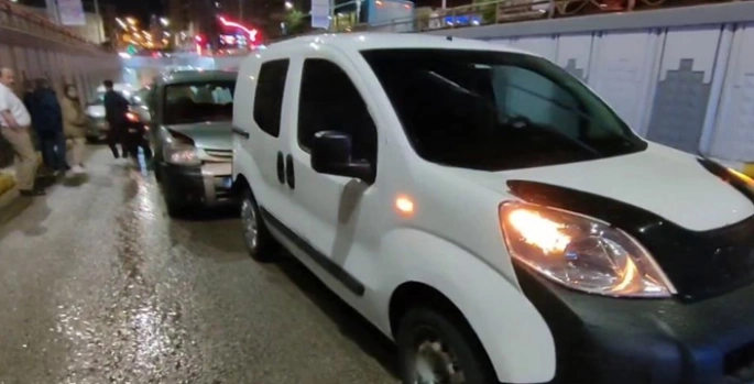 Köprülü kavşakta zincirleme trafik kazası