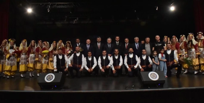 Maarif ruhu sahnedeydi