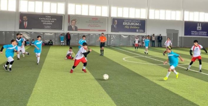 Mahalle maçları salona taşındı