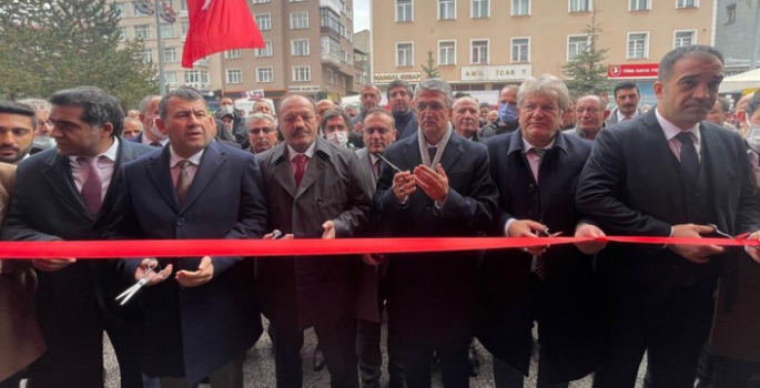 MHP’den görkemli açılış