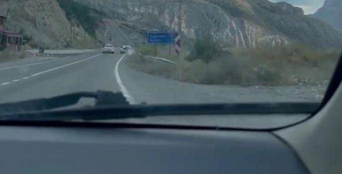 Mıcırda kontrolü kaybetti, ustaca kurtardı