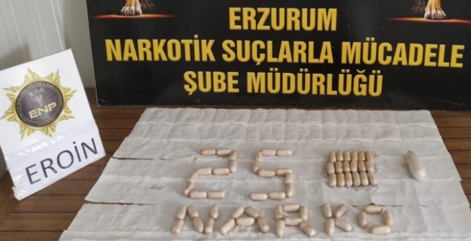 Midelerinden uyuşturucu çıktı