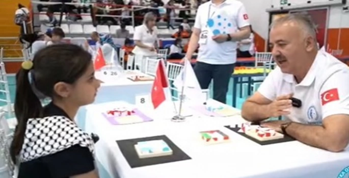 Minik Belinay’dan yürekleri ısıtan motif