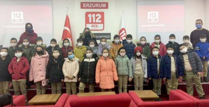 Minikler 112 Acil Çağrı Merkezini ziyaret etti