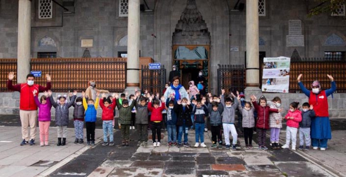 Miniklerden Camii ziyareti