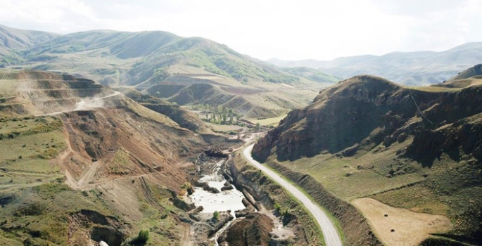 Narman Şehitler Barajı’nda çalışmalar aralıksız devam ediyor