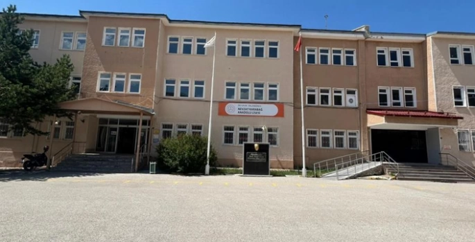 Nevzat Karabağ Anadolu Lisesi başarılara imza atıyor