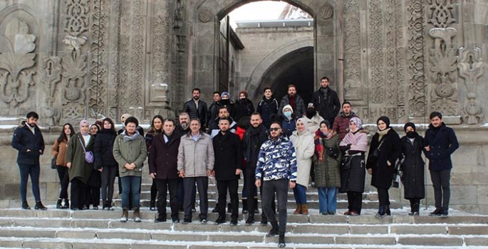 Öğrenciler Erzurum’un tarihi mekânlarını gezdi