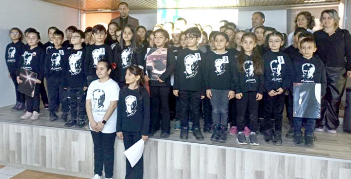 Öğrencilerin Atatürk sevgisi alkış aldı